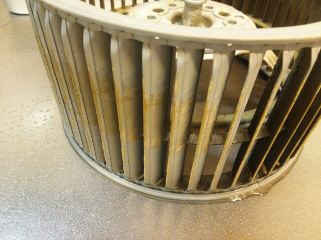 セスキ炭酸ソーダで煮込んで汚れが落ちたキッチン換気扇