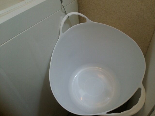 バケツにもおもちゃ箱にもなる 洗える白い洗濯かご シンプル生活 わたしの好きなくらし