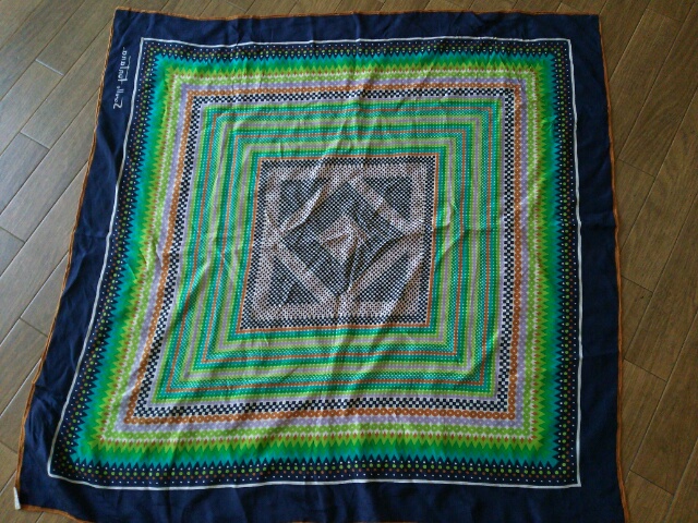 祖母の形見のスカーフ