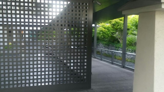 リッツカールトン京都　入り口　のスロープ