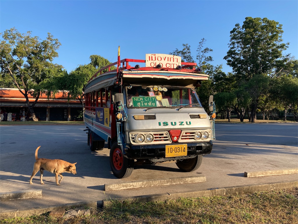 タイが誇る世界遺産スコータイの大仏と遊行仏【ロイクラトン旅行