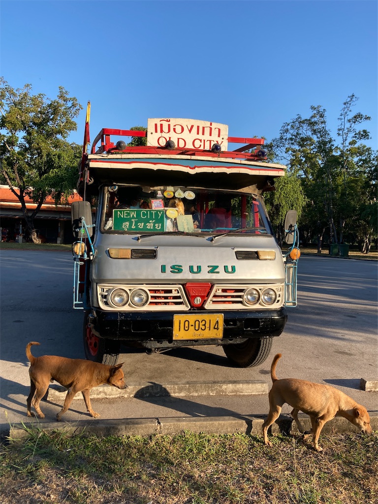 タイが誇る世界遺産スコータイの大仏と遊行仏【ロイクラトン旅行