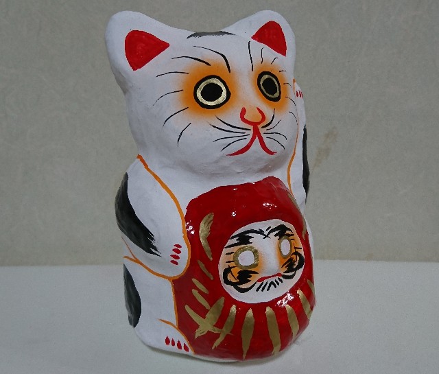 伝統工芸品 郷土玩具 多摩張り子 招き猫 まねきねこ ダルマ抱き猫 ②
