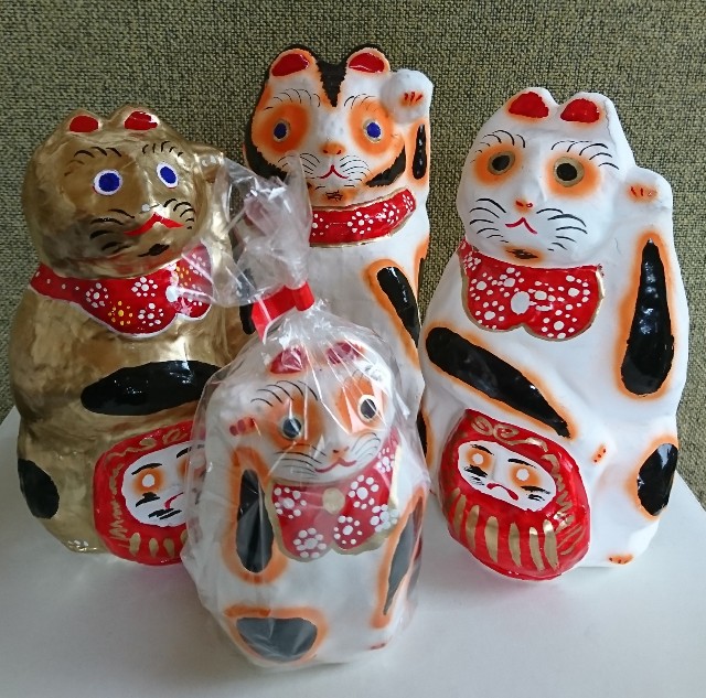 達磨抱き招き猫 東京だるま 多摩張り子 青目 民芸 郷土玩具 伝統