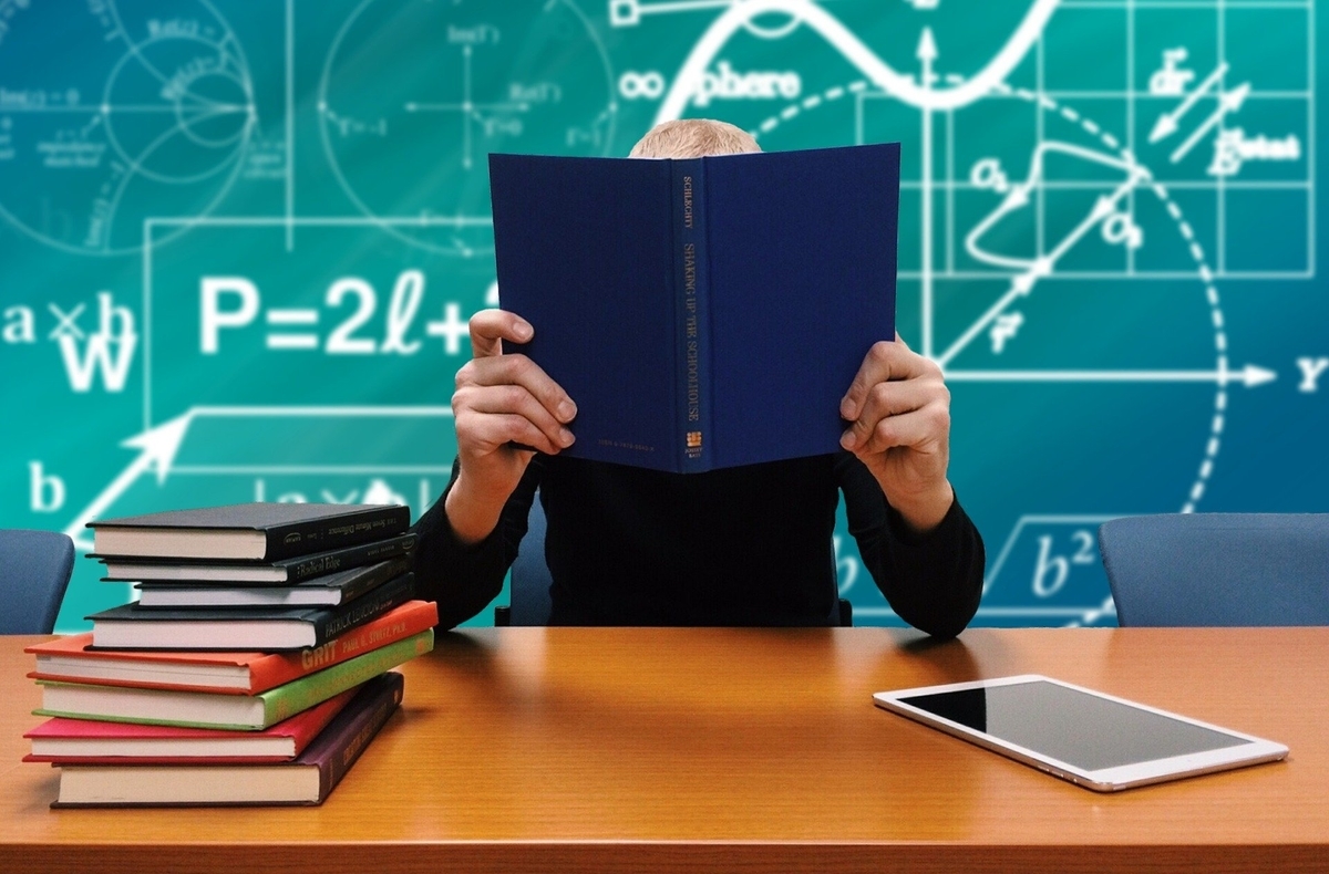 理系 筋トレ好き大学生の挑戦 親の借金 千万 俺も借金400万 だけど毎日筋トレする