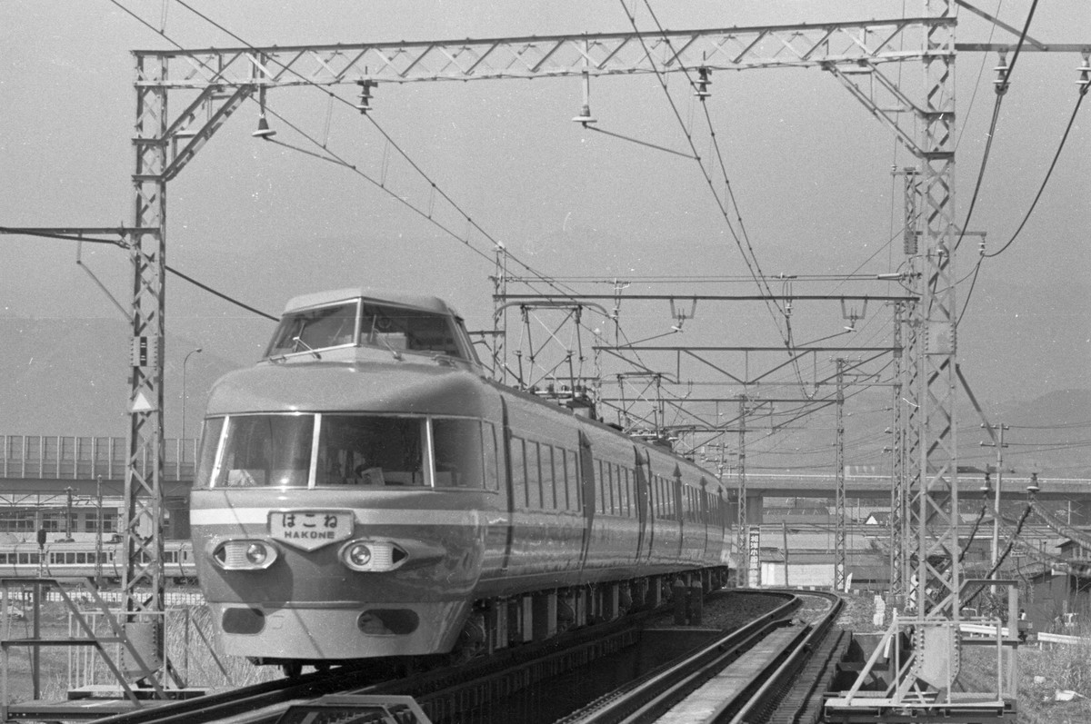 小田急 1970.4.9-4 - マン・レイと余白で