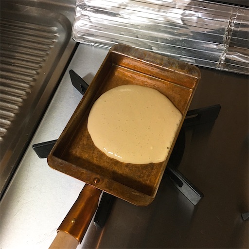 銅の卵焼き器 でホットケーキを焼く まぬるの塩梅