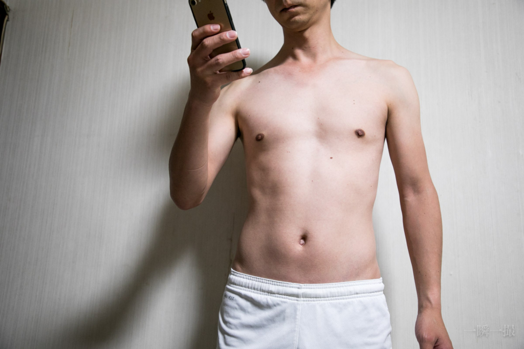 パーソナルジム入会直後 体脂肪22%のお腹まわり