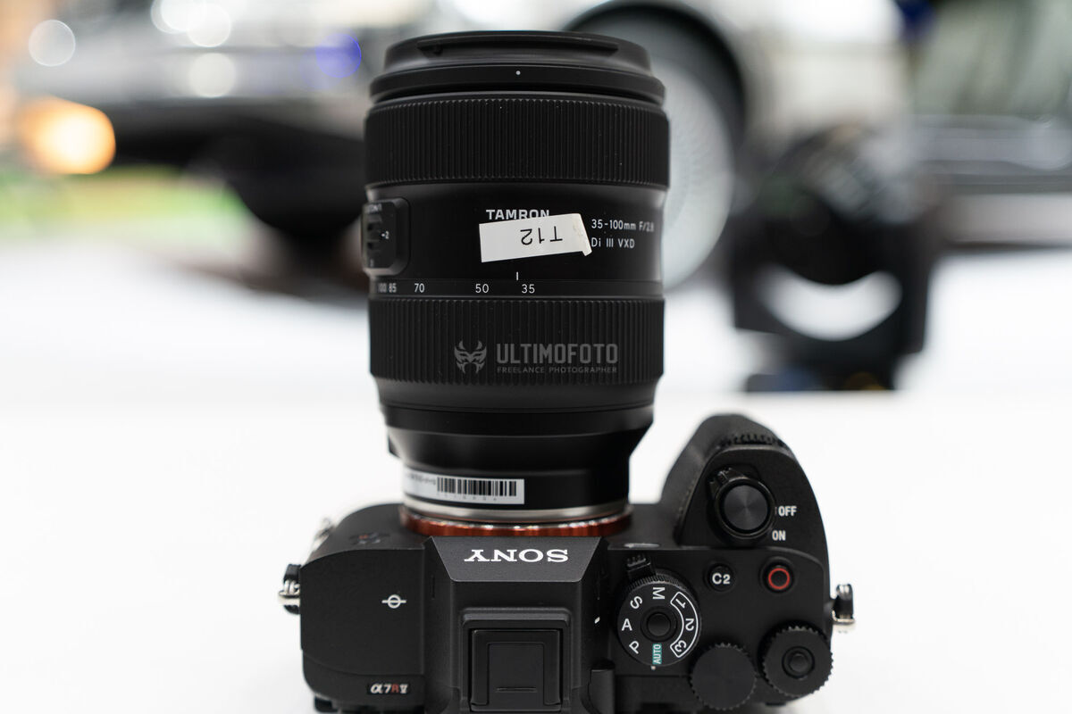 タムロン 35-100mm F2.8 手のひらサイズでだいぶコンパクトに
