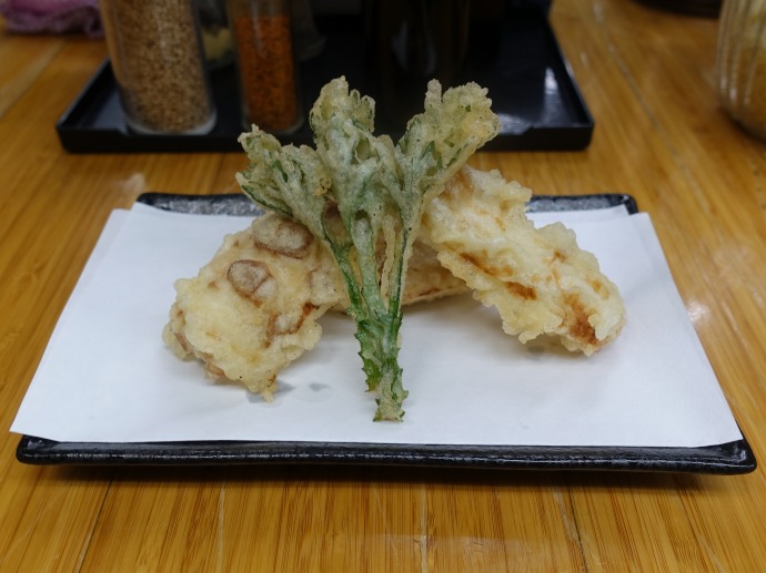 讃岐うどん蓮 たまプラーザ ひやひや 大 天ぷらセット ひっそり斬る