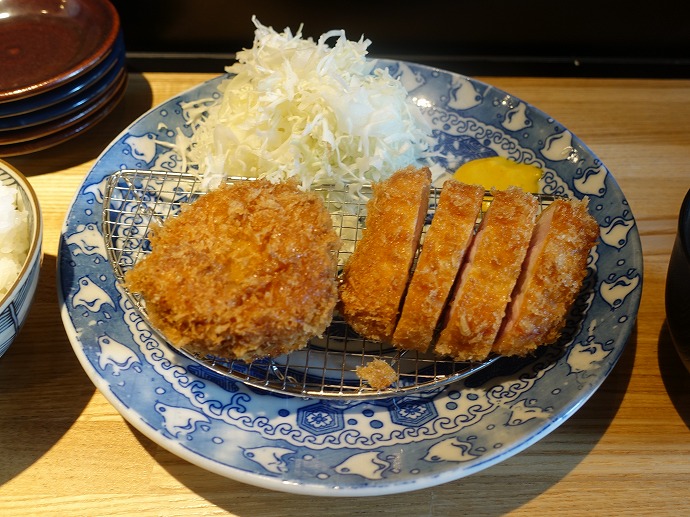 とんかつ七井戸＠外苑前 ロースとメンチ定食 - ひっそり斬る