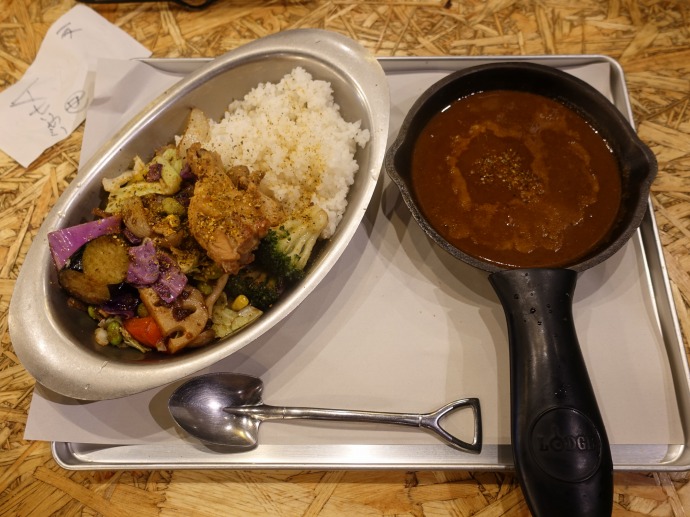 野菜を食べるカレーcamp 新橋 完全食カレー 本店オリジナル ひっそり斬る 野菜を食べるカレーcamp 新橋 完全食カレー 本店オリジナル ひっそり斬る