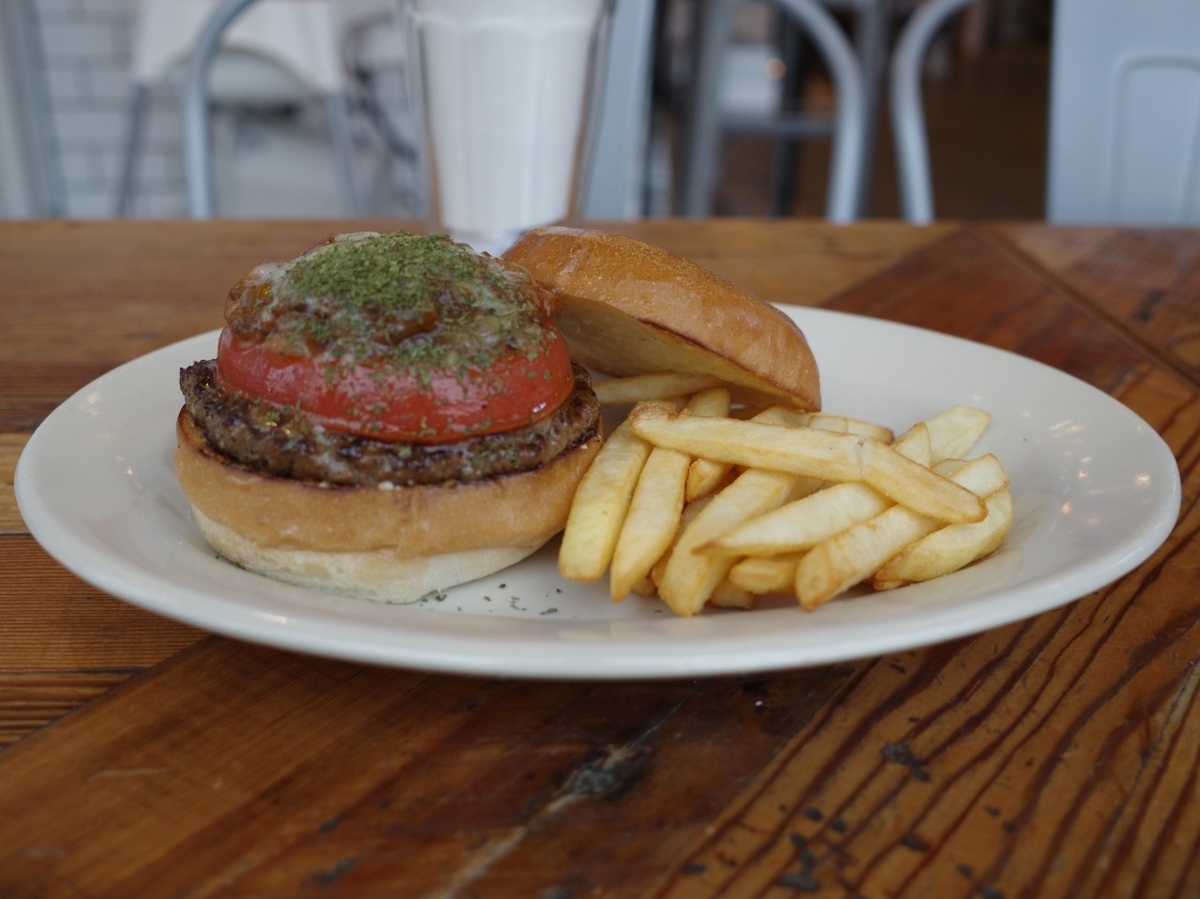 BURGER PARK＠長後 グリルドトマトバーガー ひっそり斬る