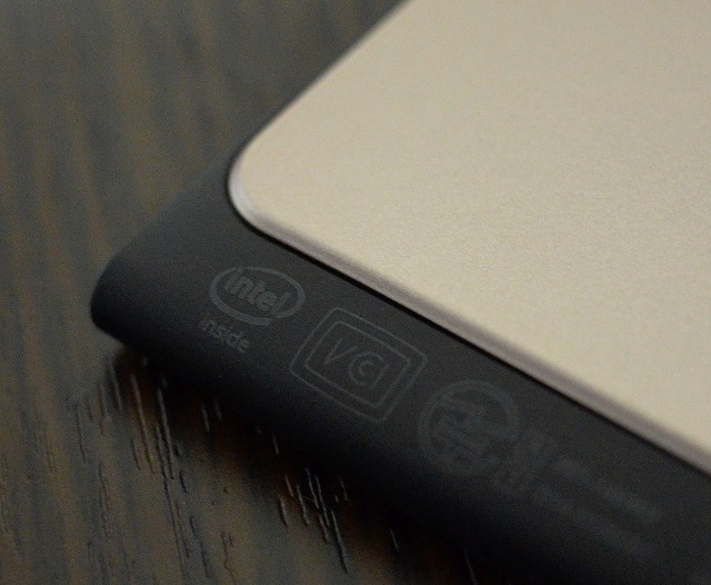 MeMO PAD 7 ME572CL　背面カバー