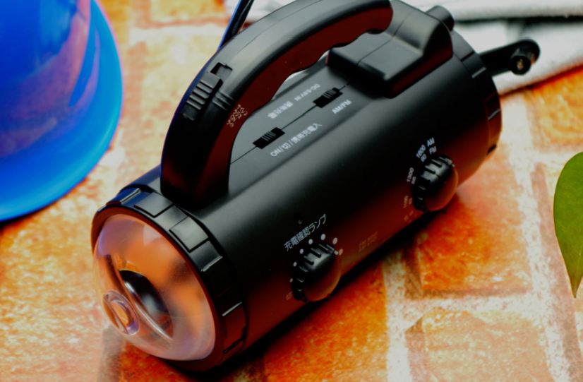 多機能ダイナモライト