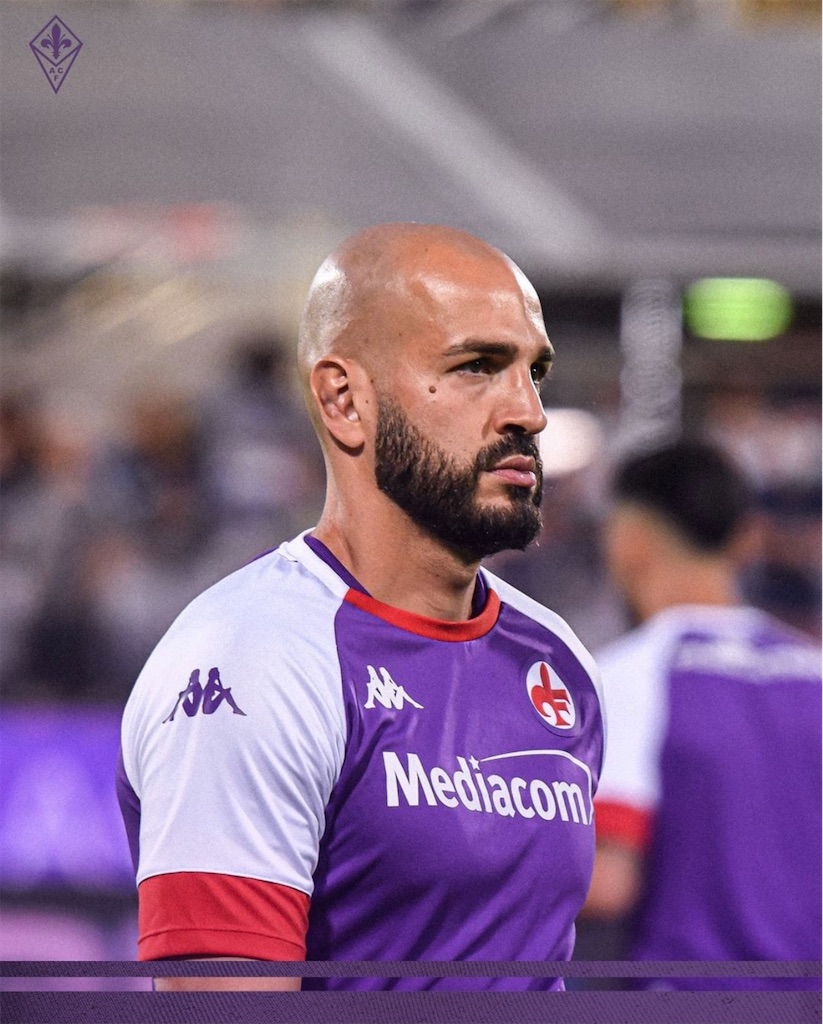 ポッキーゴジラ様 フィオレンティーナ バティストゥータ 元 アルゼンチン代表 フィオレンティーナ: ホーム バティストゥータ 背番号 #9 - メルカリ