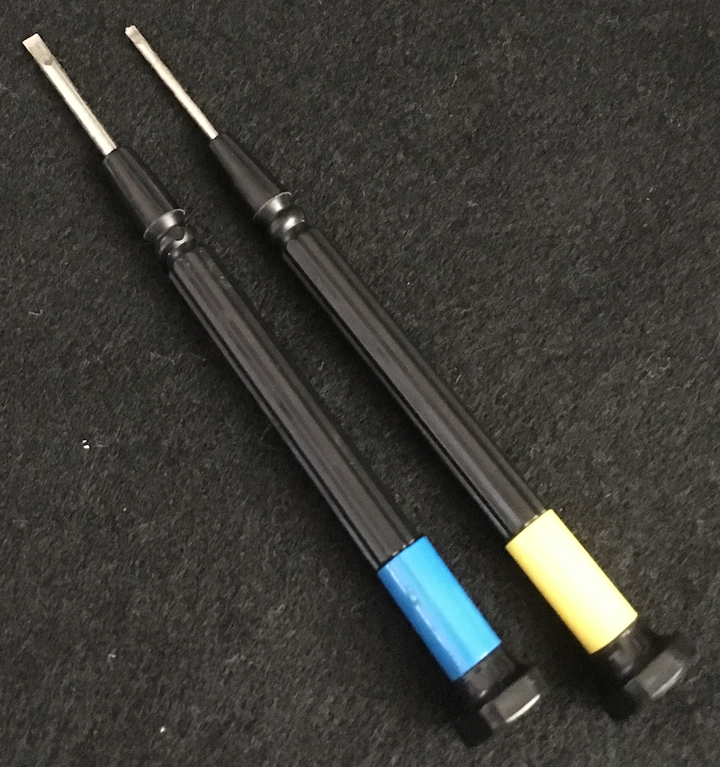 第6世代 Ipod Classic のバッテリー交換したった件 私と私の猫の他は誰でも隠し事を持っている