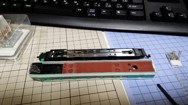TOMIX 381系【くろしお】2 室内灯取付 - レインボーブログ