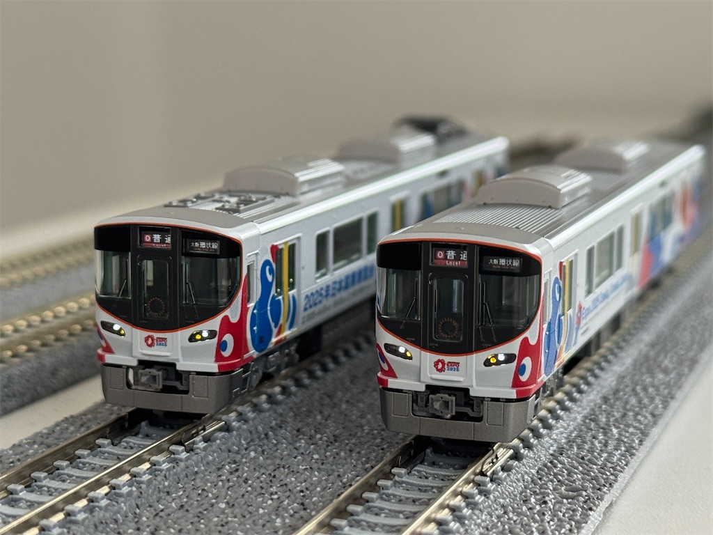 323系 大阪・関西万博ラッピング 入線 - レインボーブログ