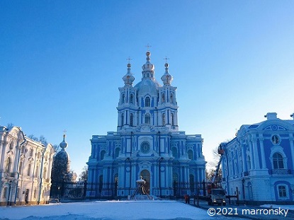 サンクトペテルブルク観光地】青と白のコントラストが美しい