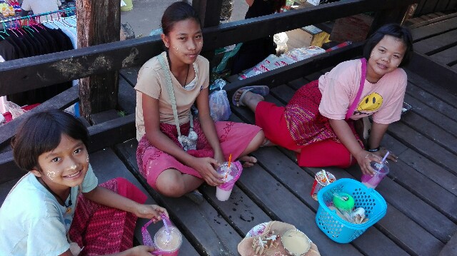 サンクラブリー その1 ちょっとかわいらしい国境の町 マーサのlet S Enjoy Bangkok サンクラブリー その1 ちょっとかわいらしい国境の町 マーサのlet S Enjoy Bangkok