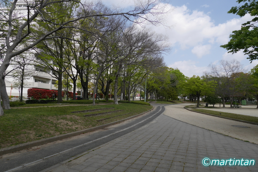 f:id:martintan:20190505230519j:plain f:id:martintan:20190505230519j:plain