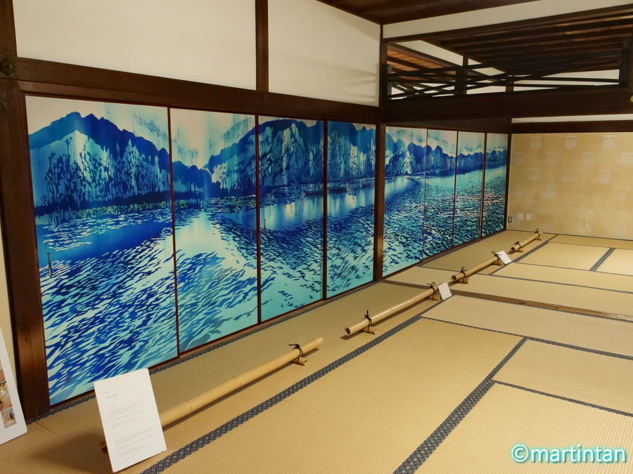 青の襖絵 建仁寺の中庭 潮音庭 の向こう側 小さな旅 美しい風景 写真 そして温泉と銭湯