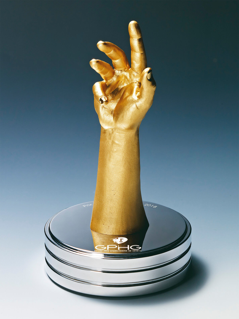 スポーツウォッチ賞のトロフィー