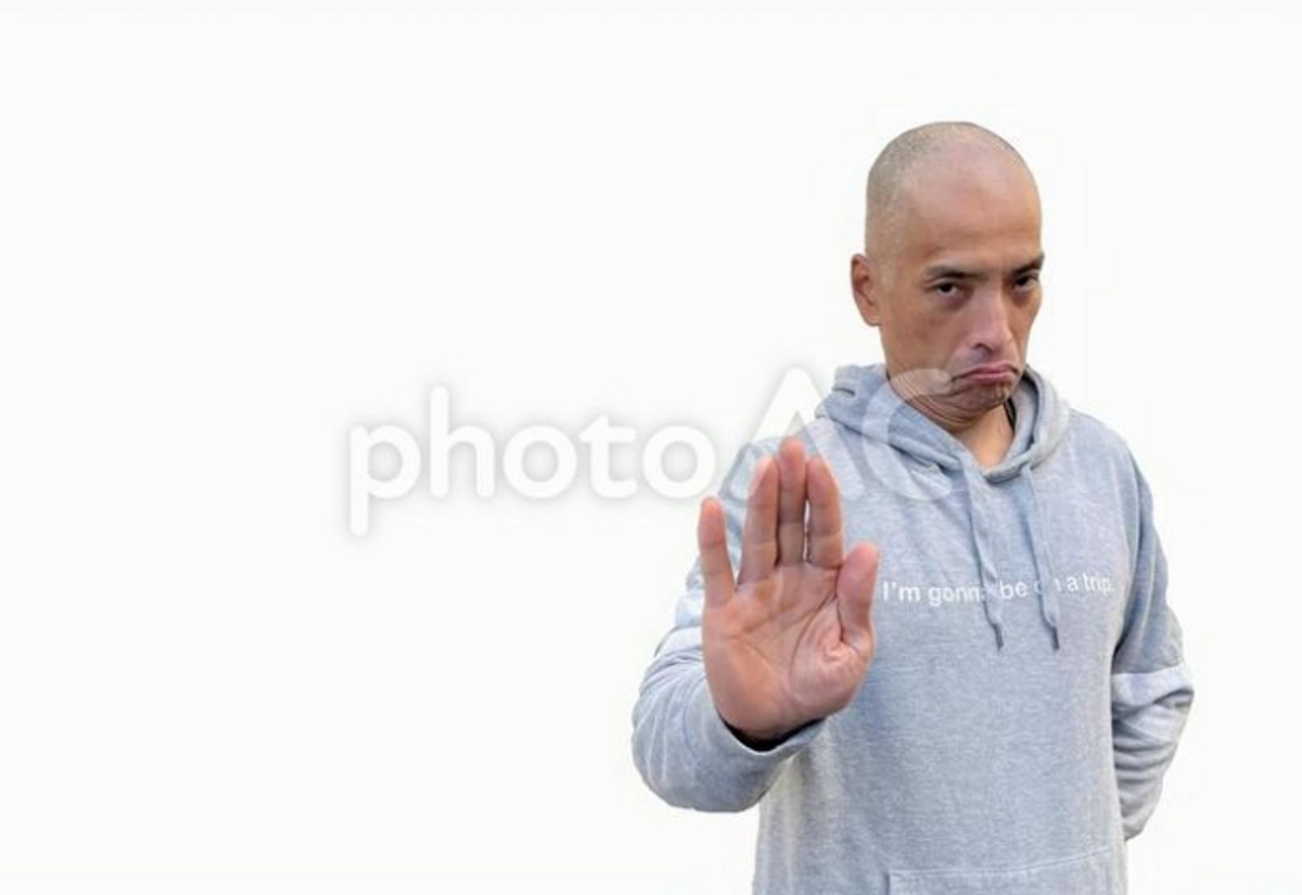 ストップと制止する人物画像
