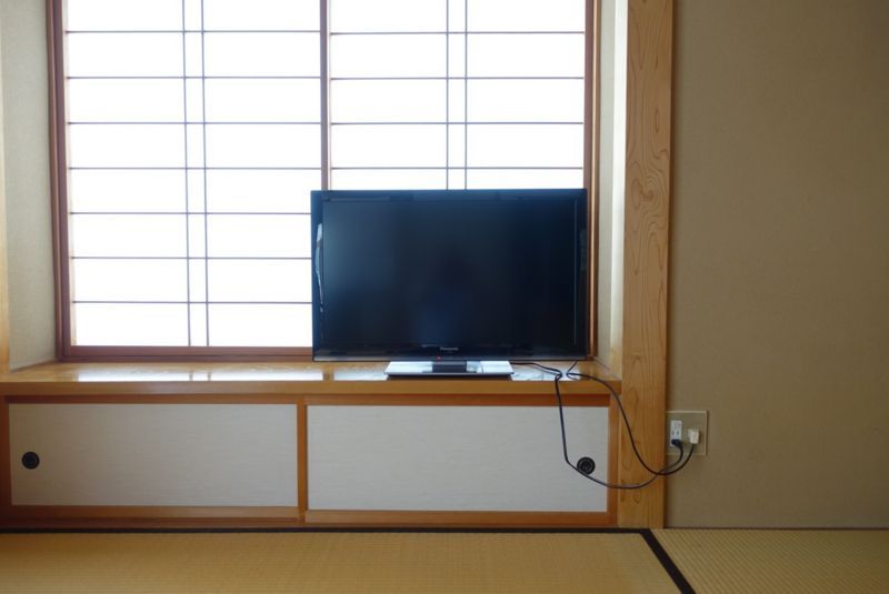 書斎には不要なもの テレビを置いてみました 和室の書斎で すっきり過ごす 書斎には不要なもの テレビを置いてみました 和室の書斎で すっきり過ごす