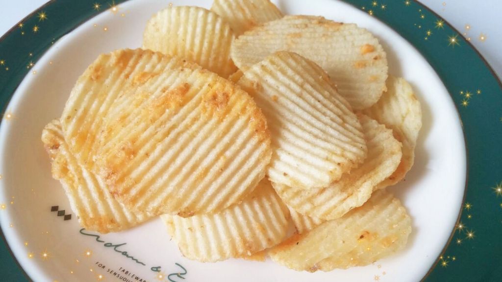 期間限定 チーズ好きおすすめ ピザポテト濃厚チーズ味 の感想 ぐるめも プラスちょっとの豆知識