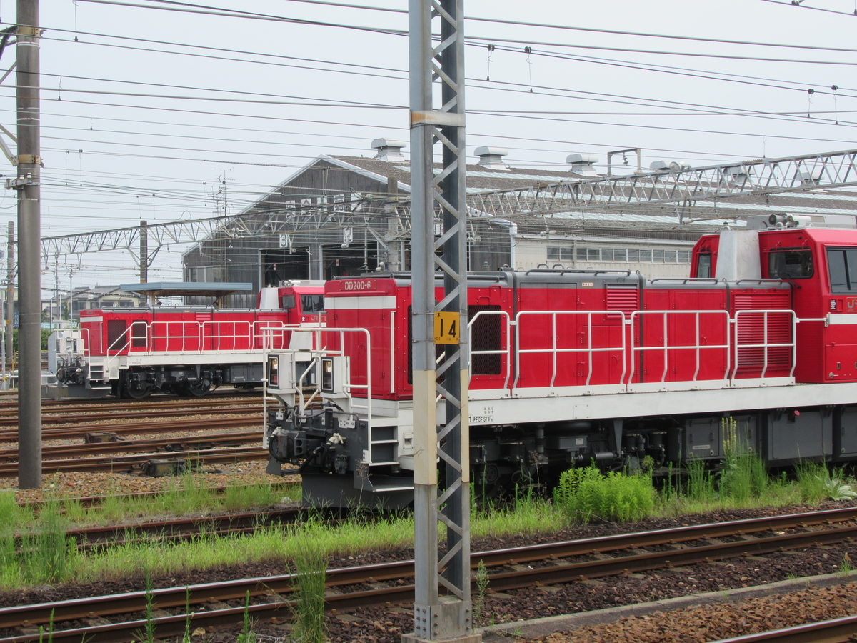 de10、dd200 ムドセット 第1357列車 「 ムドDD200-4の付いた配6550レを狙う 」 - 写真は