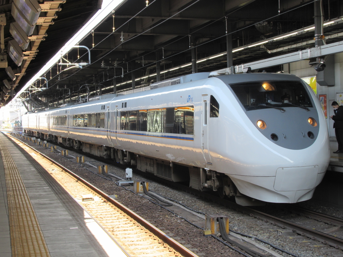 名古屋駅のアイドル しらさぎ６８１系 マルーンの部屋