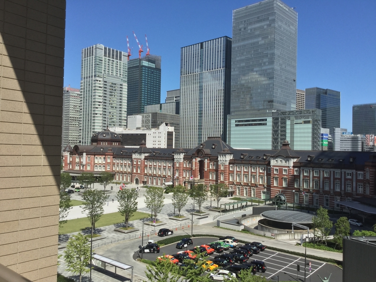 丸ビル5階のテラスは 東京駅舎を眺められる絶景撮影スポット 丸の内を愛する会