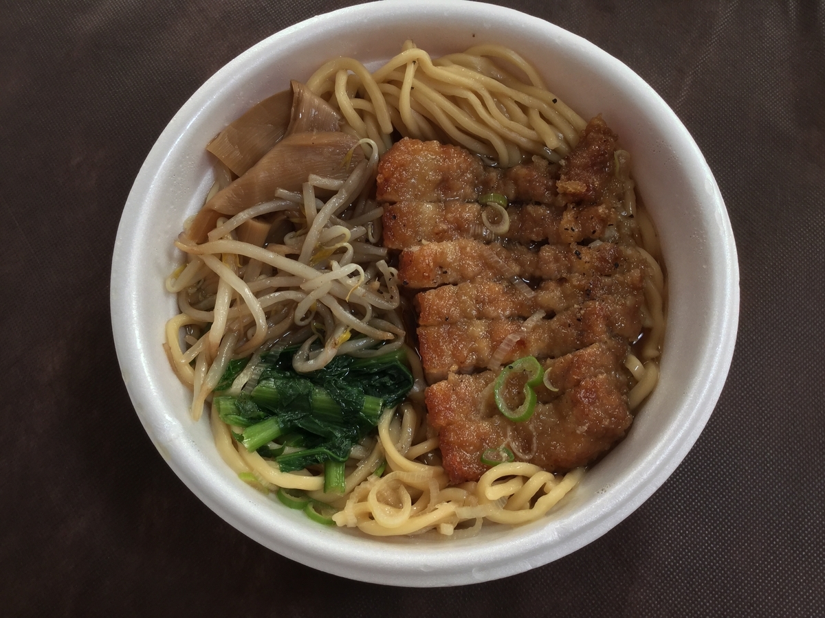 有楽町ビルb1階 万世麺店 では パーコーラーメンを700円でテイクアウトできるよ 丸の内を愛する会