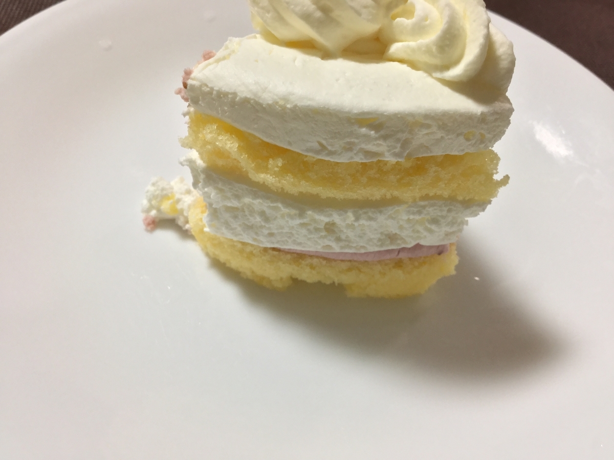 売れ残りを半額でget ファミマの 香取慎吾さん監修 クリスマスショートケーキを食べてみた 丸の内を愛する会