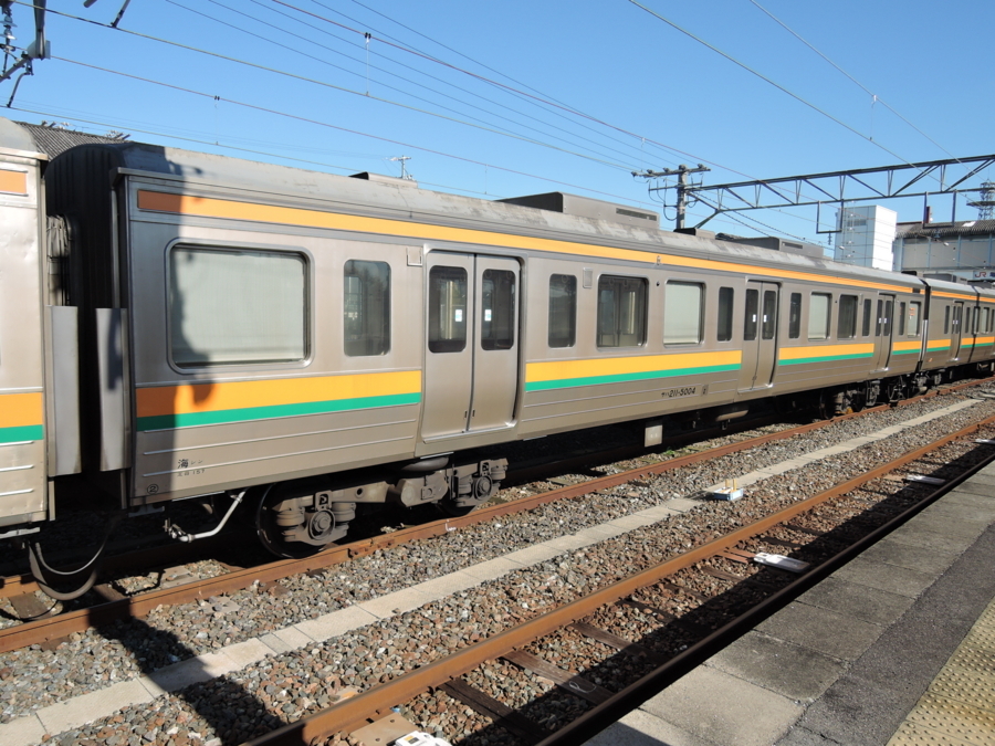 サハ211-5004