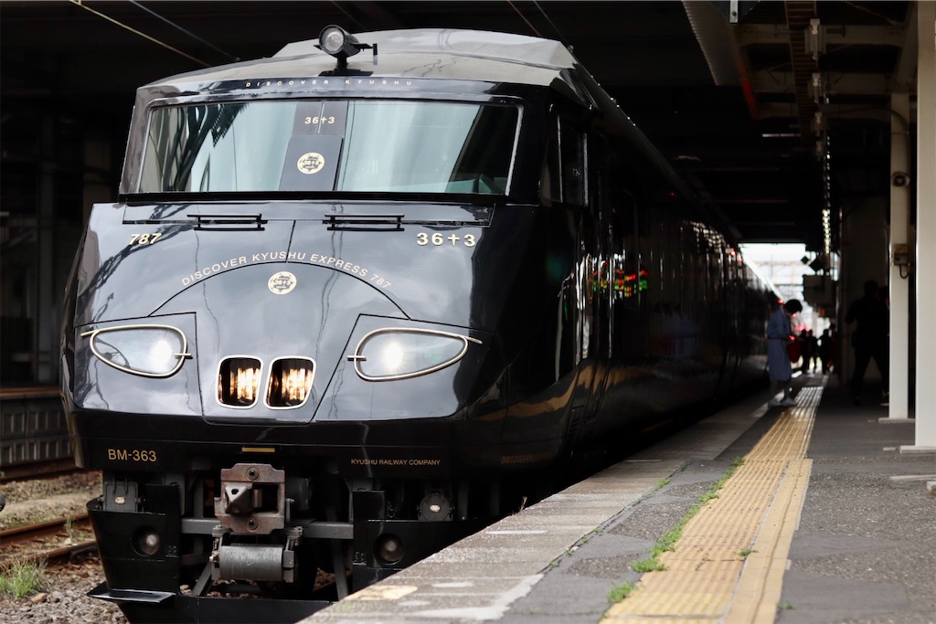 九州を1周する観光列車「36ぷらす3」の楽しみ方まとめ【コース・座席