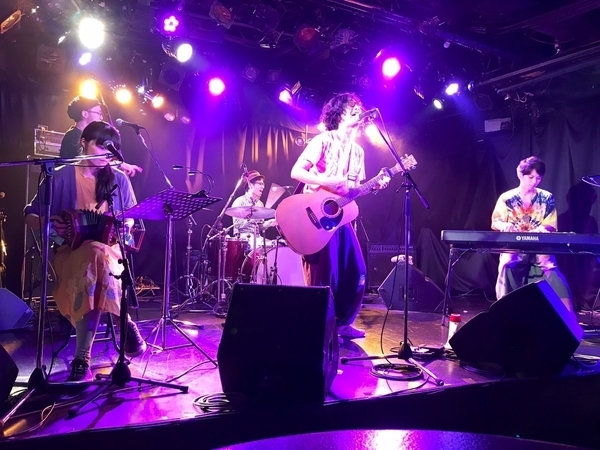 不敵な楽団、下北沢Club Queでした！ - ヒゲメガブログ。