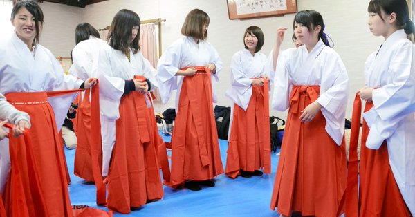 巫女さんの衣装合わせ Masami71の日記