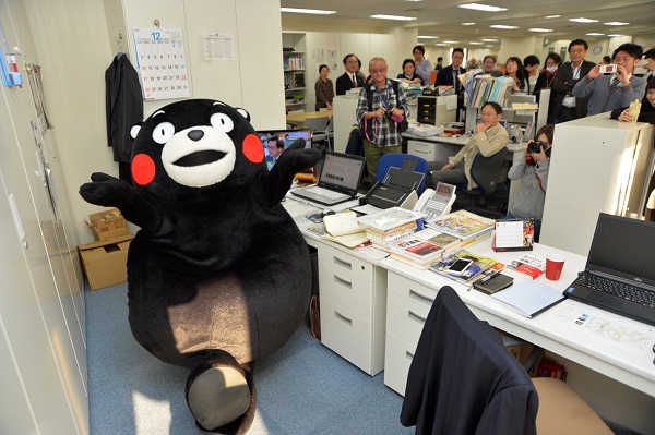 くまモン 毎日新聞出版に出没 Masami71の日記