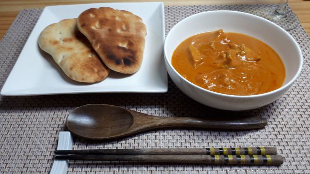 セブンプレミアム 「スパイス香る バターチキンカレー」レビュー！（感想）【金曜日はカレーの日97】（オリジナル写真）