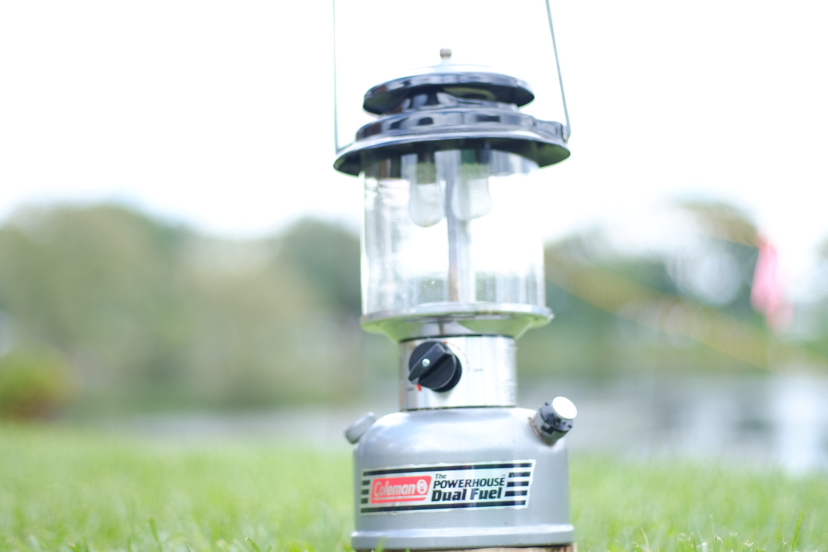 Coleman Powerhouse ランタン　ハンガー付き Coleman Powerhouse ランタン ハンガー付き（Coleman コールマン