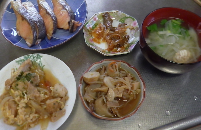 幸運な病のレシピ 966 朝 レバ甘酢あん 長ネギと合わせ仕立直 唐揚げ卵とじ カツ丼頭風仕立直 白子味噌汁 大根 なばな カレイ煮付け 鮭 日々の糧としての写真 A Life Lived In Fear Is A Life Half Lived