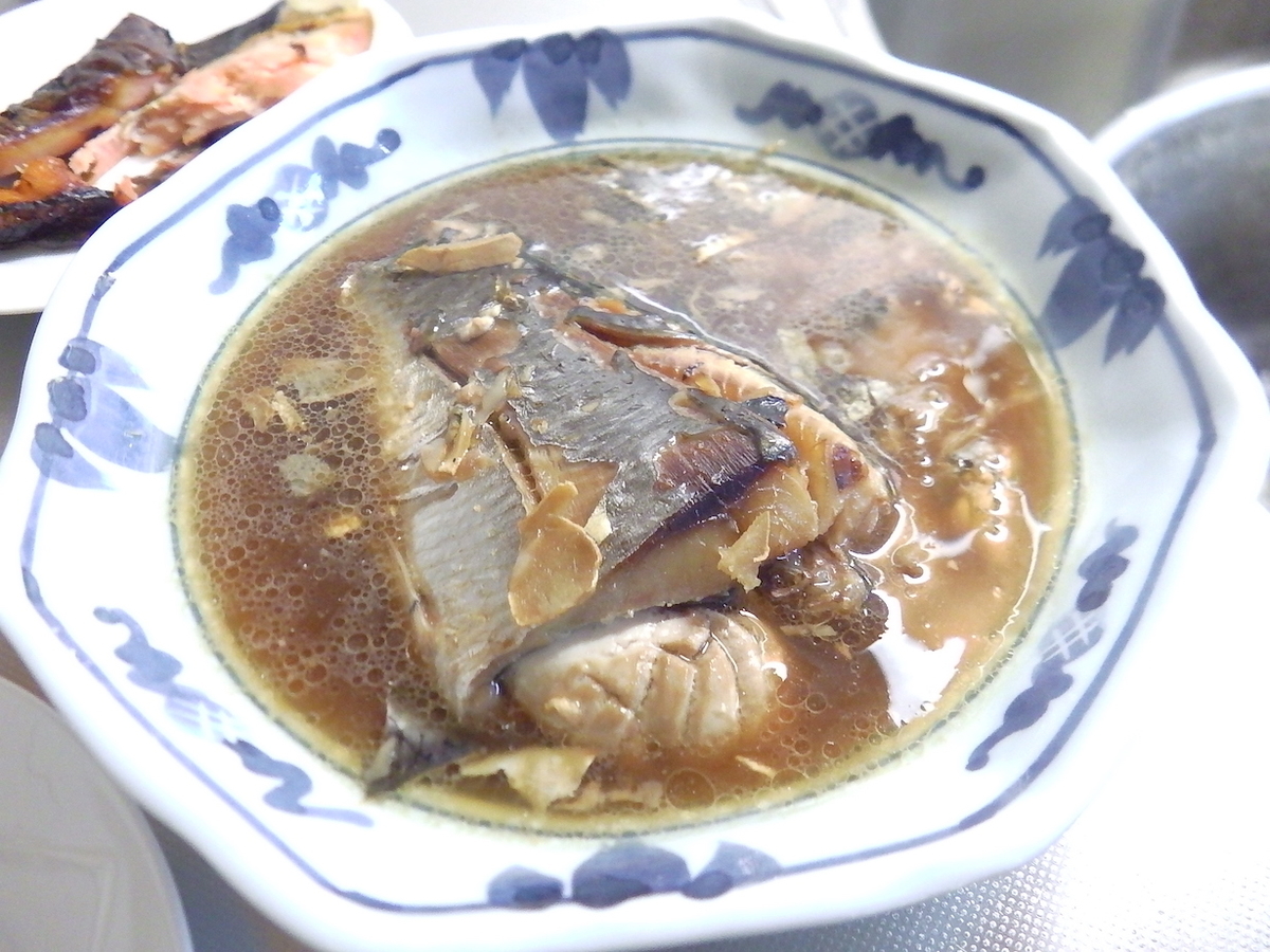 幸運な病のレシピ 1940 朝 白子入り生ニシン煮つけ 鮭 手羽先醤油漬け 豚生姜焼き 味噌汁 マユのご飯 日々の糧としての写真 A Life Lived In Fear Is A Life Half Lived