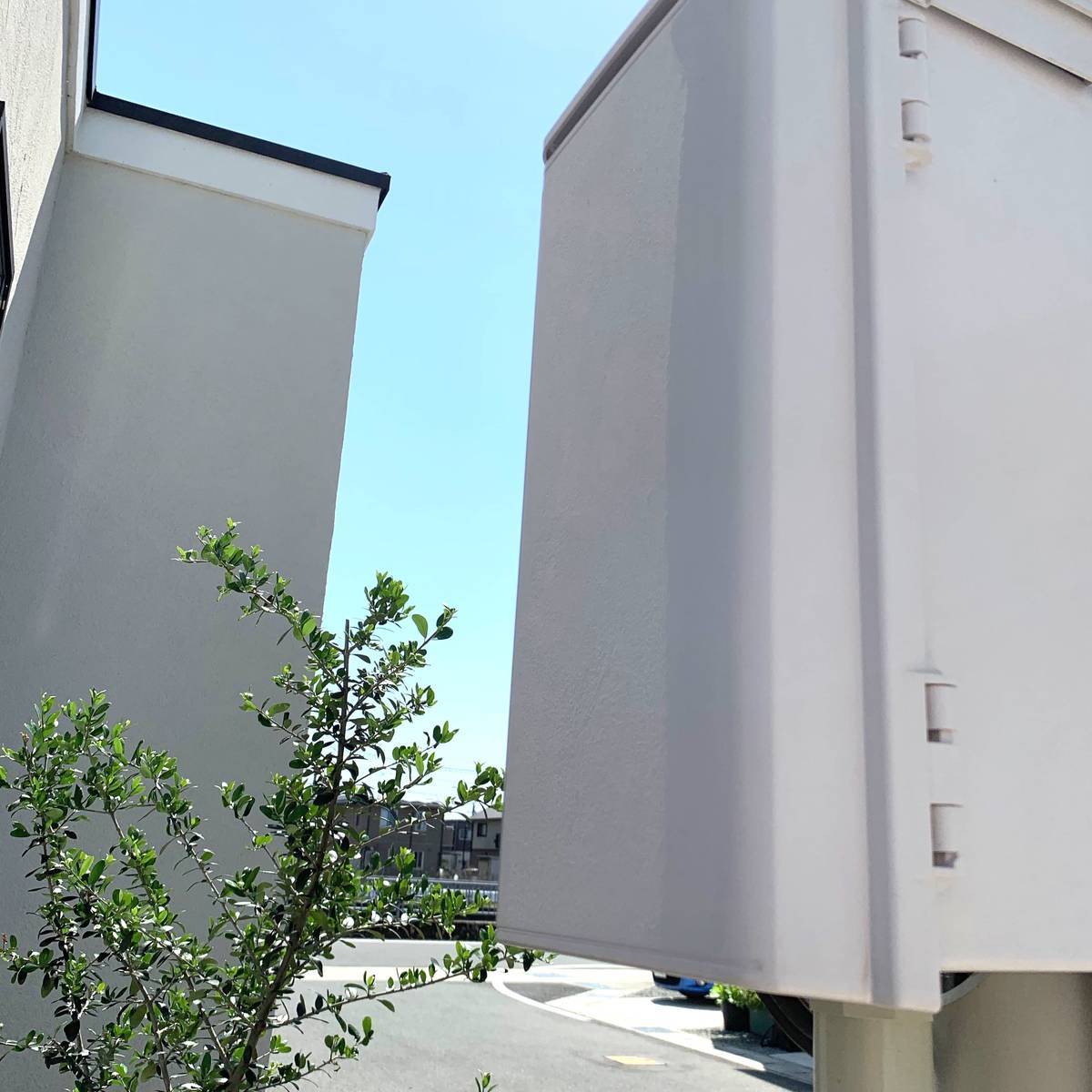 家と送電を考える①壁付？引込柱？電線引き込みポールのメリット 