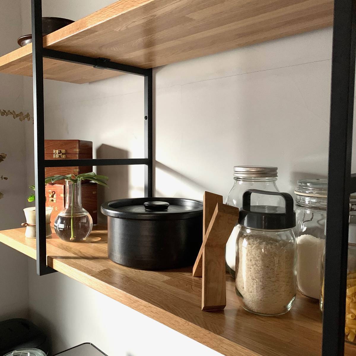 鍋にも炊飯にもおひつにも使える小泉誠のambaiは部屋にすっと