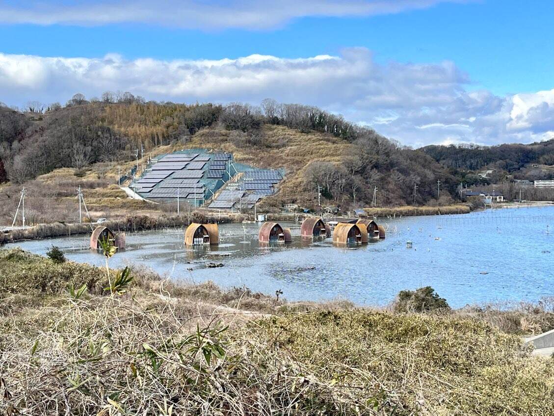 日本のエーゲ海に浮かぶ異様な廃墟…牛窓の水没ペンション村
