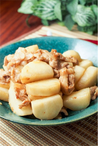 めんつゆとみりんで 長芋と豚こま肉のにんにく風味ステーキのレシピ ひろさんきっちん 楽だけどちゃんとしてるレシピ