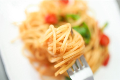 水漬けパスタの箸あげ